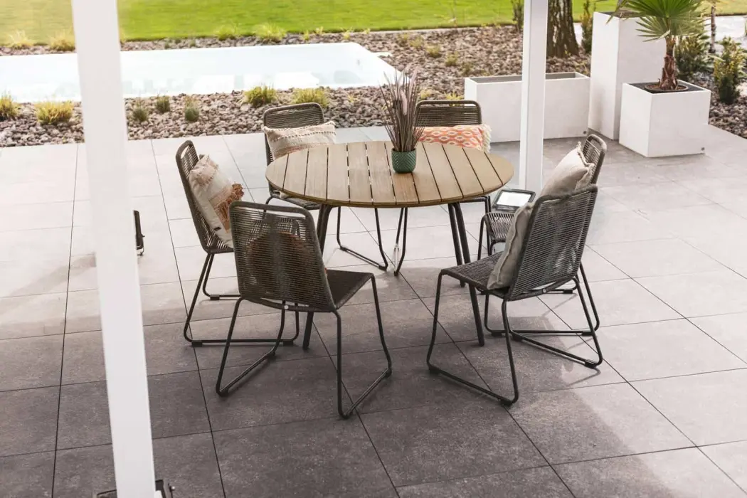 Wybierz stół ogrodowy 3 oryginalne propozycje