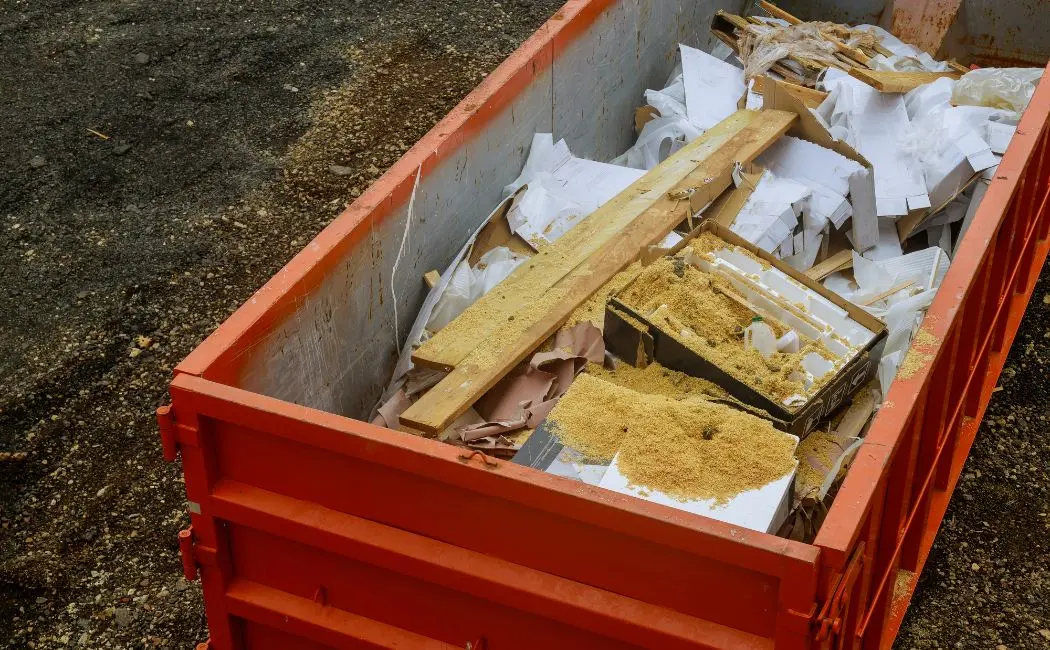 Dlaczego warto wywozić gruz w kontenerach?