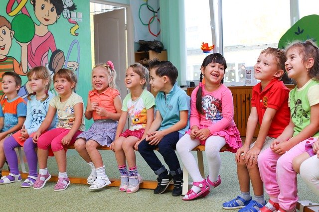 Dwulatek i trzylatek w przedszkolu - zalety wcześniejszej edukacji przedszkolnej