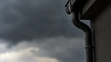 Burze, deszcz i grad możliwe w Elblągu. IMGW wydało prognozę