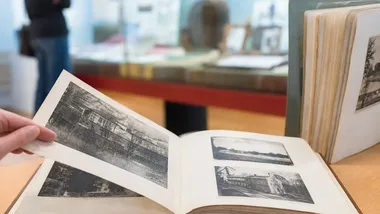 Około 140 pocztówek pokazuje Pasłęk sprzed 1945 roku. Wystawa nadal trwa