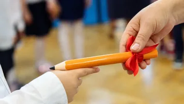 Pierwszoklasiści złożyli ślubowanie. W szkole odbyła się podwójna uroczystość