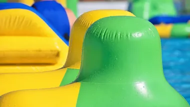 Dmuchane tory przeszkód wracają na Dolinkę. Bez dopłaty do biletu