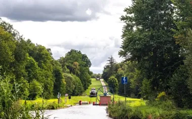 Asystuje.pl ułatwia kontakt z asystentami osobistymi – bezpłatne wsparcie dla seniorów i osób z niepełnosprawnościami