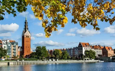 Nowy AED przy JRG nr 3 w Pasłęku i bezpłatne szkolenia „Piątki z pierwszą pomocą”