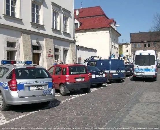 Kontrola autokarów przed szkolnymi wycieczkami w Elblągu