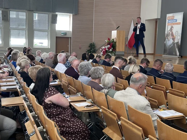 Oszustwa, internet i majątek. Elbląski rzecznik mówił o bezpieczeństwie seniorów