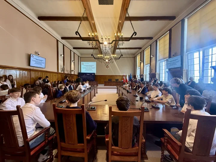 W Elblągu 292 uczniów dostało stypendia za wyniki, które robią różnicę