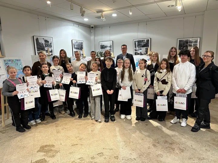 Nagrody i wyróżnienia w konkursie Bezpieczne Ferie 2026 - uczniowie docenieni w Ratuszu Staromiejskim