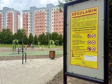 Przy SP 18 stanął plac zabaw. Przy SP 9 pojawiła się siłownia terenowa