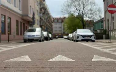 Na Czerwonego Krzyża ruch pójdzie w drugą stronę. Zmieni się też przejście przez tory