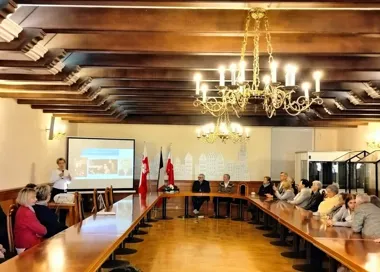 Elbląg uczcił przyjaźń z Francją. W tle Maria Skłodowska–Curie