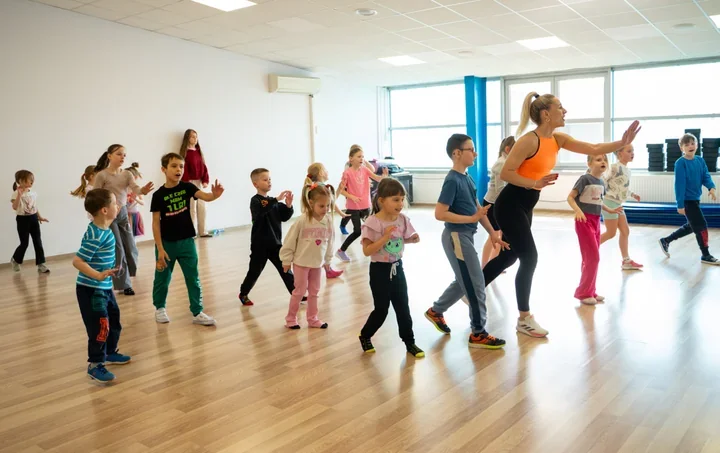 Sobotnie poranki z tańcem - Zumba Kids w sali fitness na Karowej