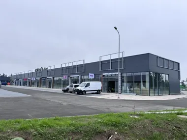 Park handlowy w Pasłęku bliżej otwarcia. W środku znane marki