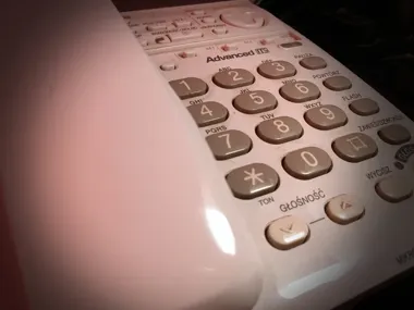 Telefon od rzekomych pracowników banku kosztował 73-latkę 90 tys. zł