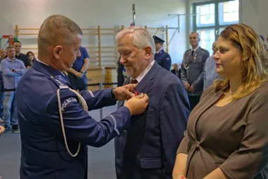 Złoty Medal „Za Zasługi dla Policji” dla starosty elbląskiego