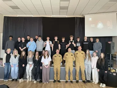 Młodzi logistycy ćwiczyli resuscytację i użycie AED podczas praktycznych warsztatów