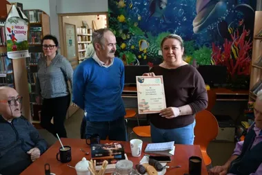 Góra Grosza w bibliotece – drobne monety, wielka pomoc dla dzieci