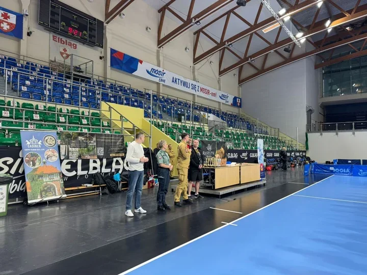 Strażacy i urzędnicy przy stołach w Elblągu padły mocne uderzenia