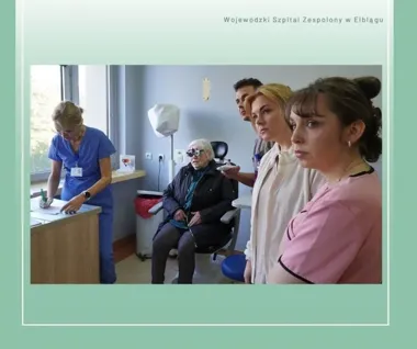 Studenci medycyny zajrzeli na blok okulistyczny w Elblągu. Nauka była tu bardzo konkretna